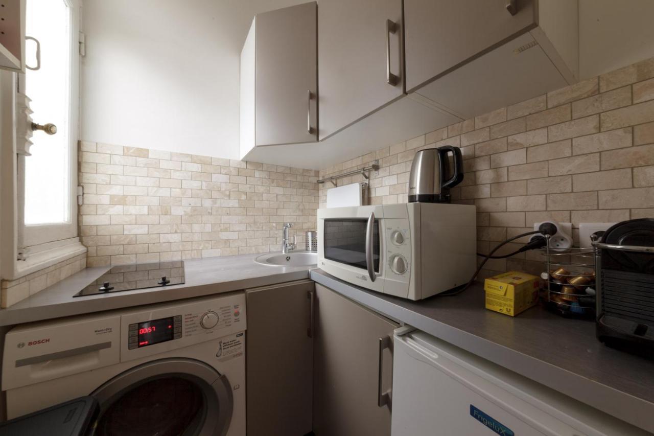 Private Studio - Avenue Des Champs-Elysees Apartment Paris Exterior photo